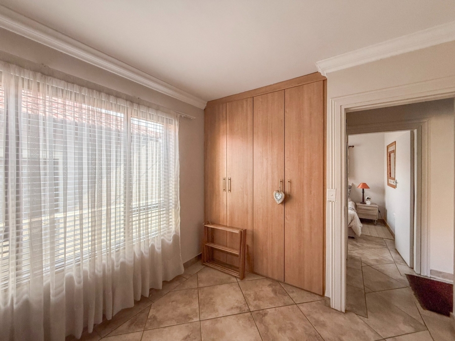 To Let 3 Bedroom Property for Rent in Melodie North West